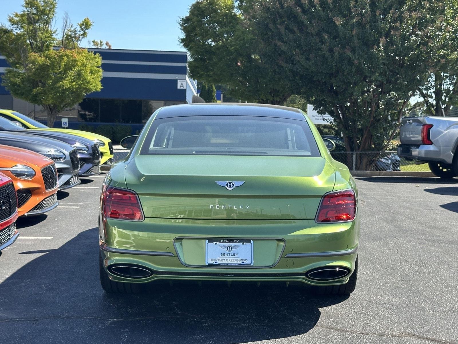 New 2025 Bentley Flying Spur Plug-In Hybrid AWD/4WD image 4