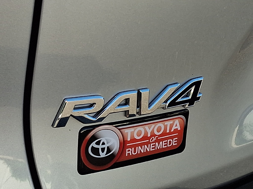 Certified 2025 Toyota RAV4 XLE AWD/4WD image 31