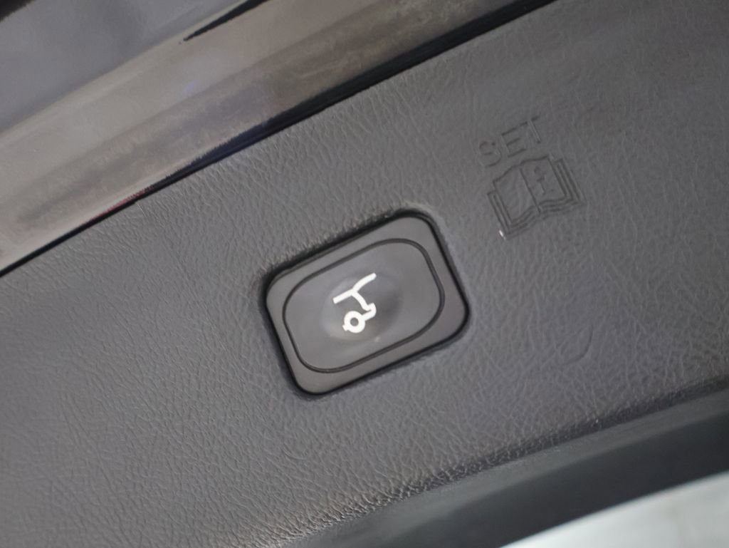 Used 2022 Ford Edge SEL w/ Convenience Package image 23