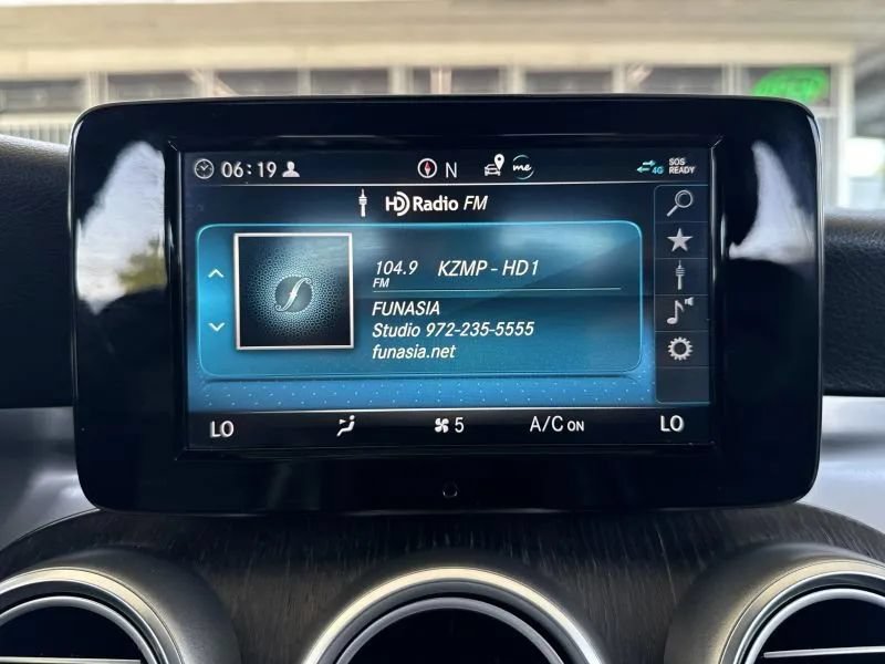 Used 2019 Mercedes-Benz C 300 4MATIC Sedan image 33