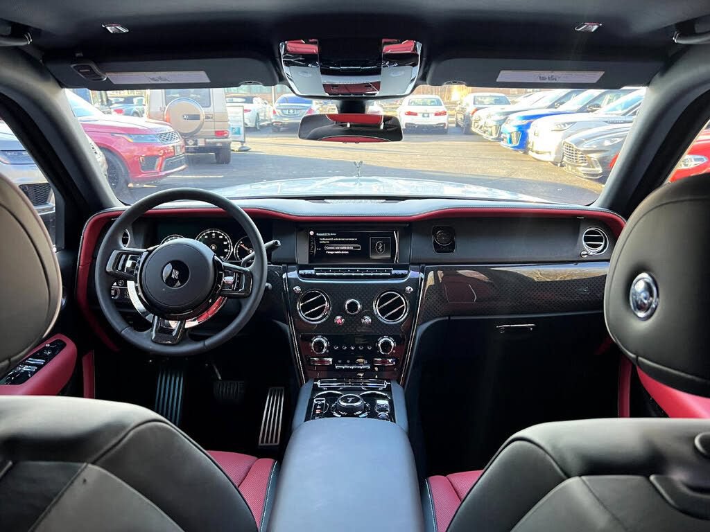 Used 2022 Rolls-Royce Cullinan Black Badge AWD/4WD image 55
