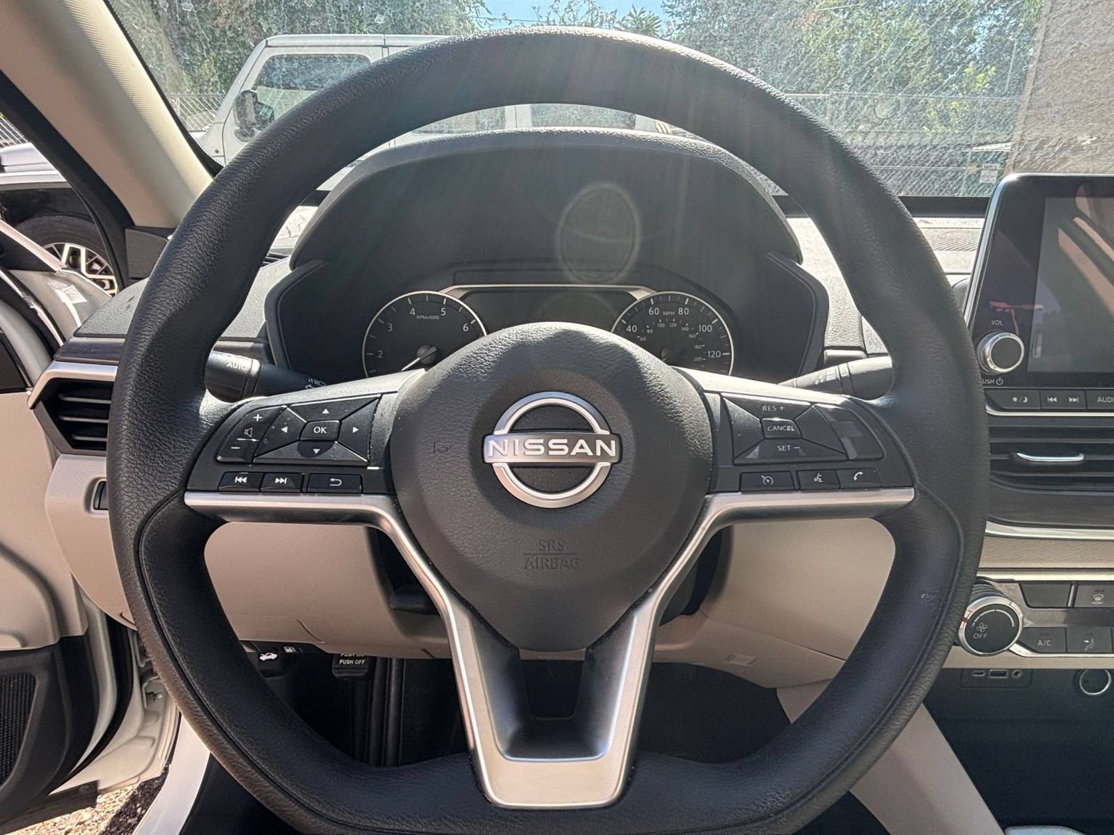 Used 2025 Nissan Altima 2.5 SV FWD image 25
