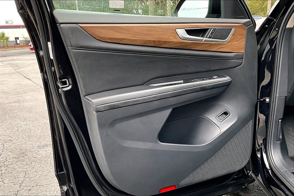 Used 2024 Volkswagen Atlas SE image 19