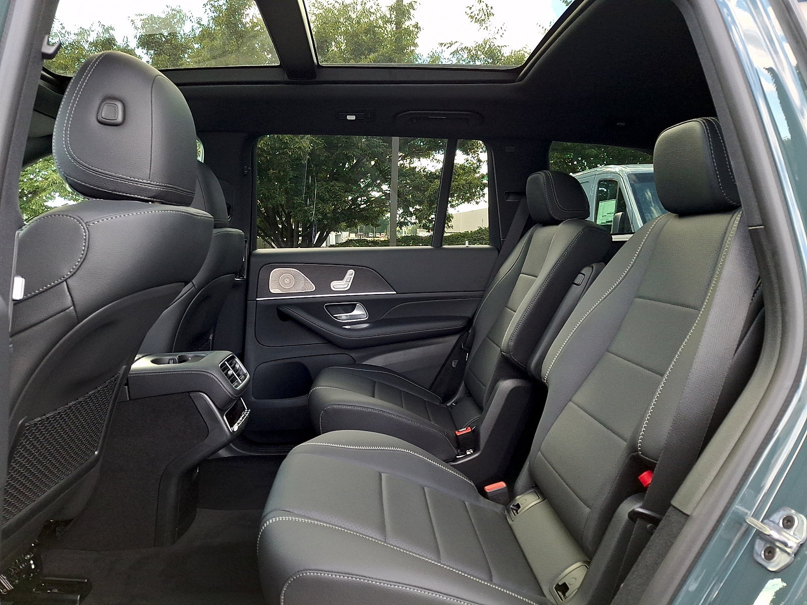 New 2027 Mercedes-Benz GLS 450 4MATIC image 7
