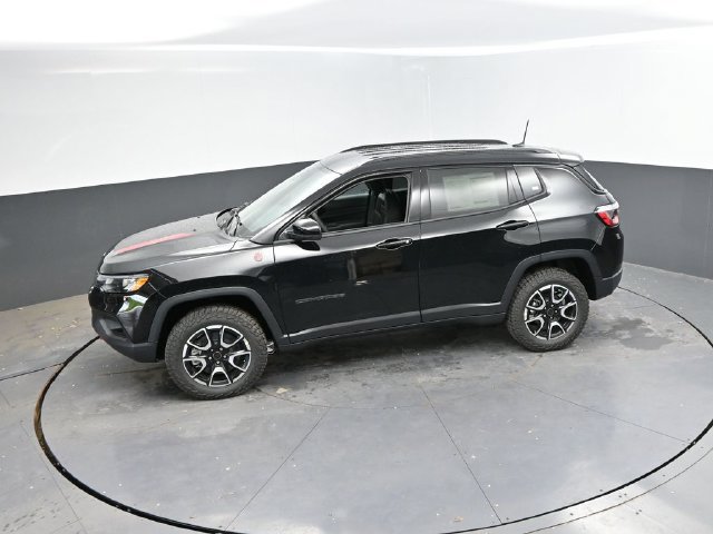 New 2026 Jeep Compass Trailhawk AWD/4WD image 35