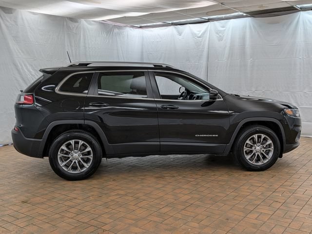 Used 2019 Jeep Cherokee Latitude Plus w/ Cold Weather Group AWD/4WD image 8
