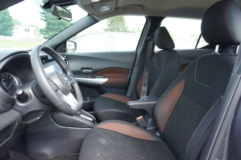 Used 2020 Nissan Kicks SR FWD image 2