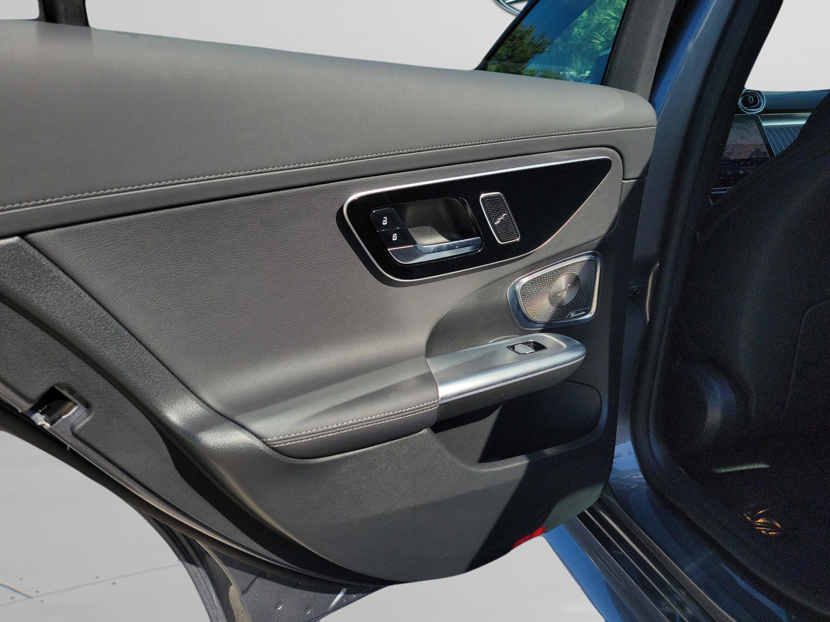 Used 2025 Mercedes-Benz C 300 Sedan image 26