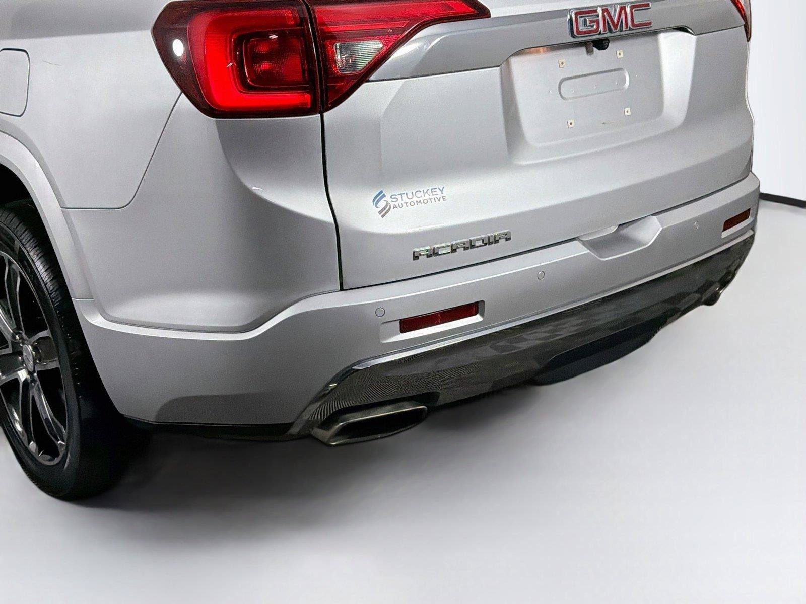 Used 2017 GMC Acadia Denali w/ Technology Package FWD image 39