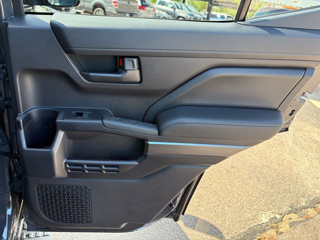 Used 2025 Toyota 4Runner TRD Off-Road image 32