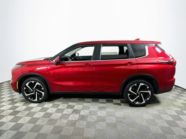 Used 2024 Mitsubishi Outlander SE Black Edition FWD image 6