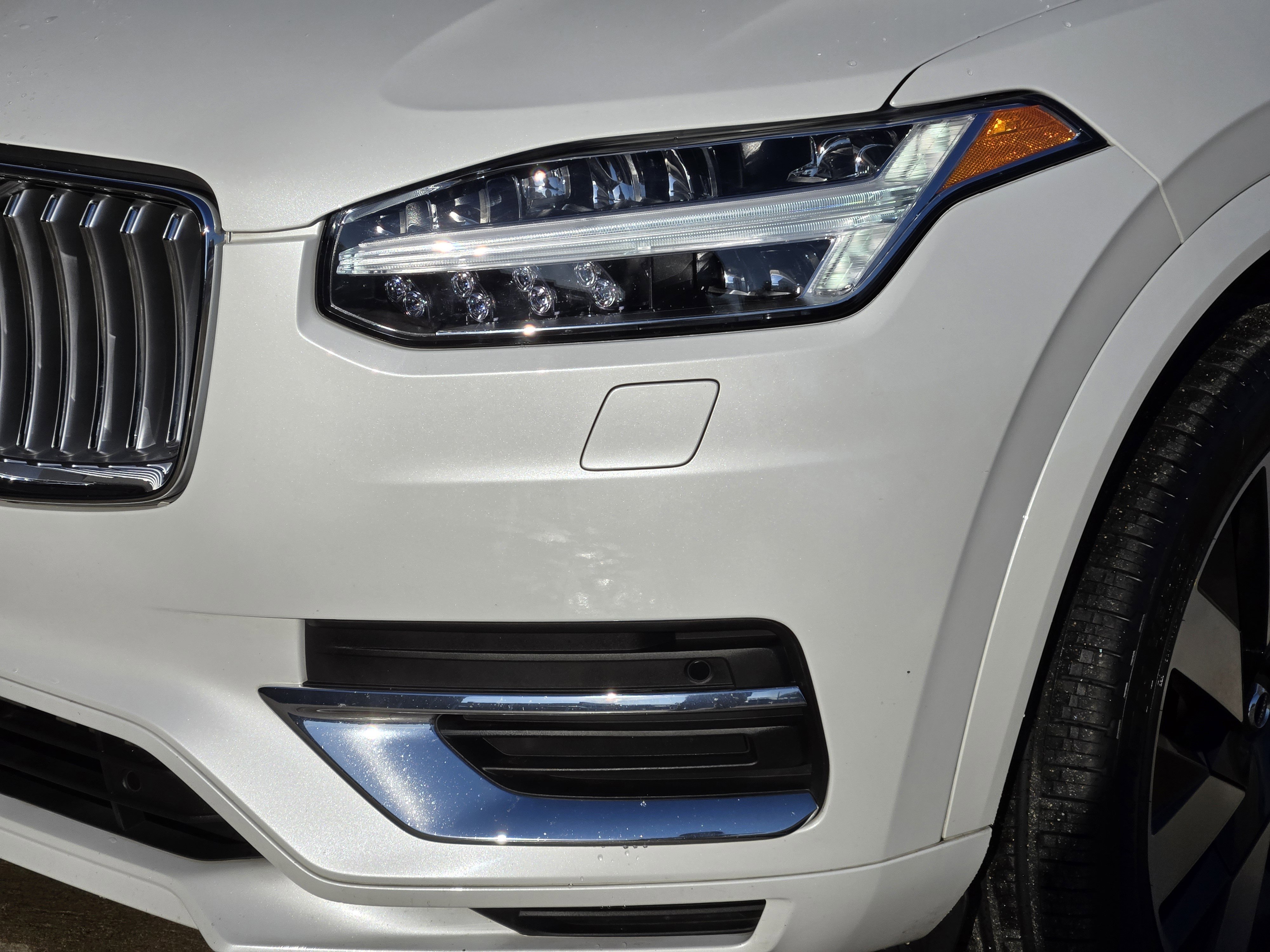 Used 2023 Volvo XC90 T8 Core w/ Protection Package Premier image 14