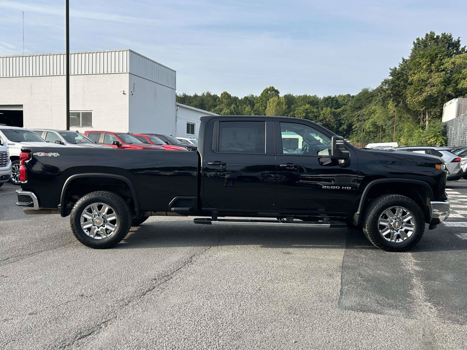 Used 2025 Chevrolet Silverado 2500 LT w/ Convenience Package AWD/4WD image 8