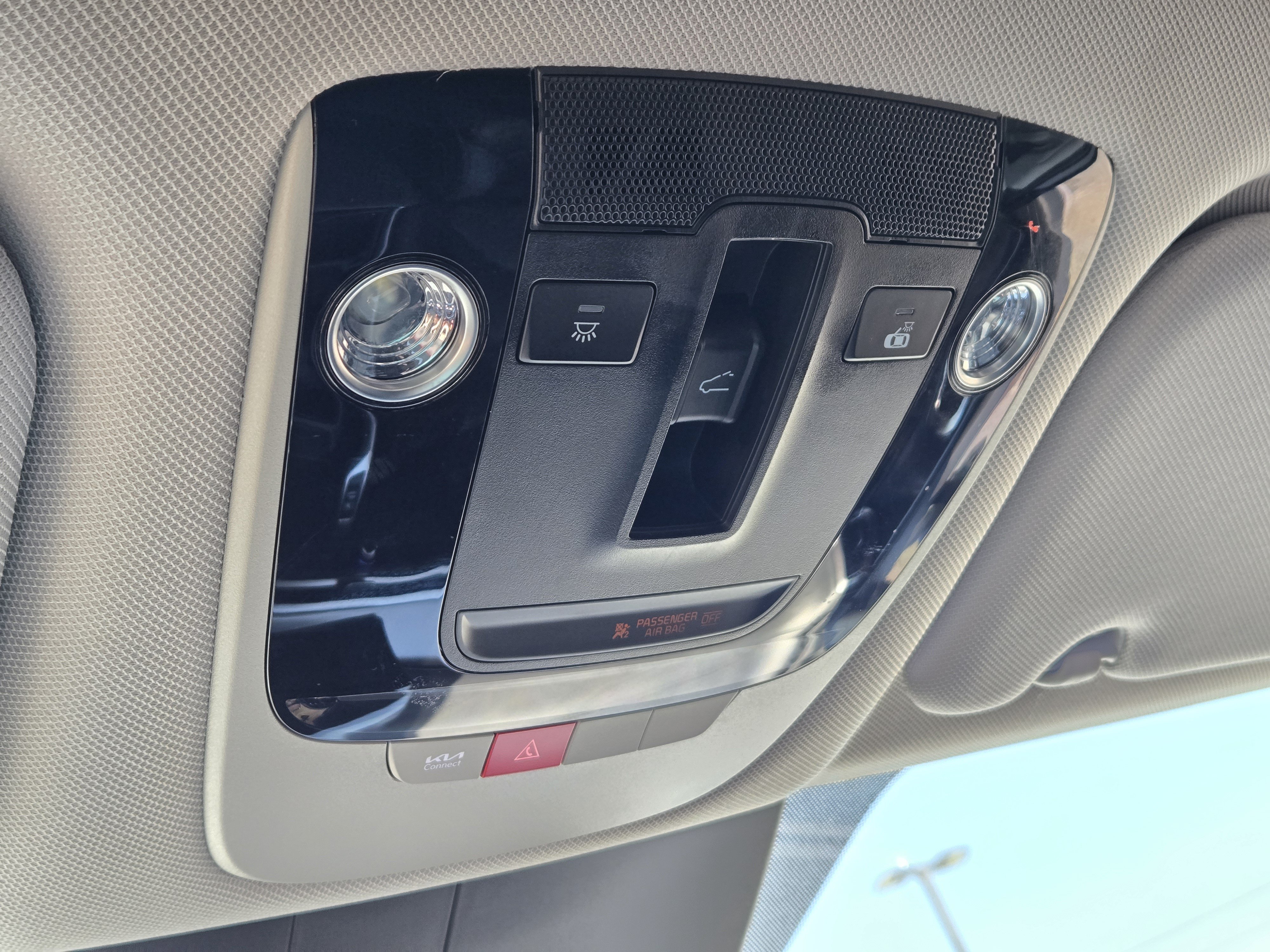 Used 2025 Kia Sorento S w/ Panoramic Sunroof Package AWD/4WD image 32