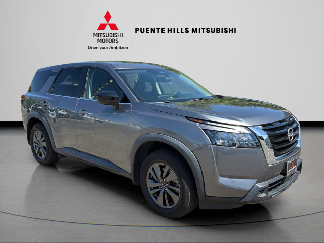 Used 2023 Nissan Pathfinder S FWD image 3