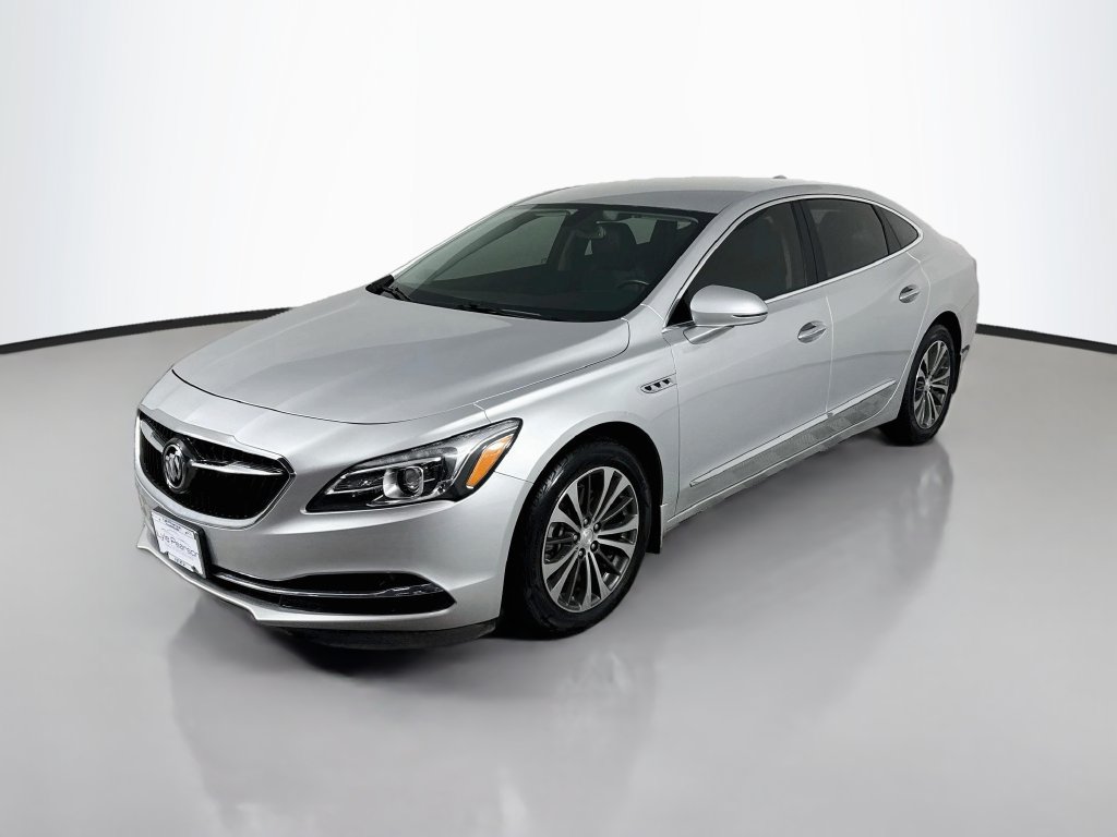 Used 2017 Buick LaCrosse Essence FWD image 1