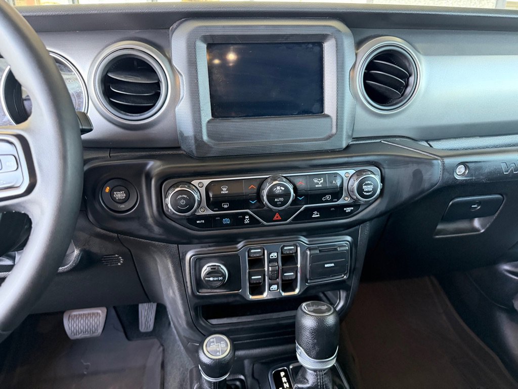 Used 2023 Jeep Wrangler Unlimited AWD/4WD image 12