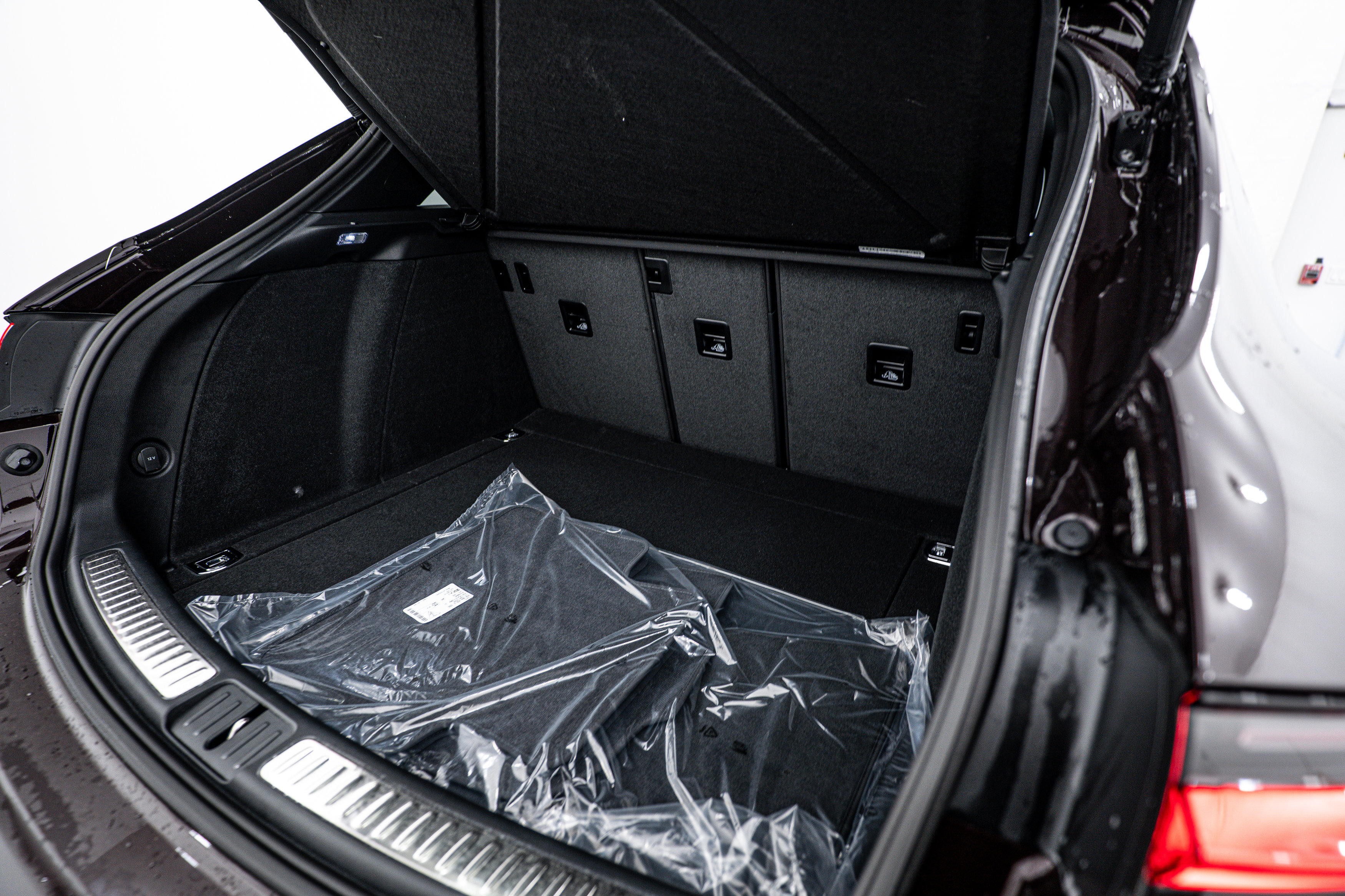 New 2025 Porsche Macan image 25