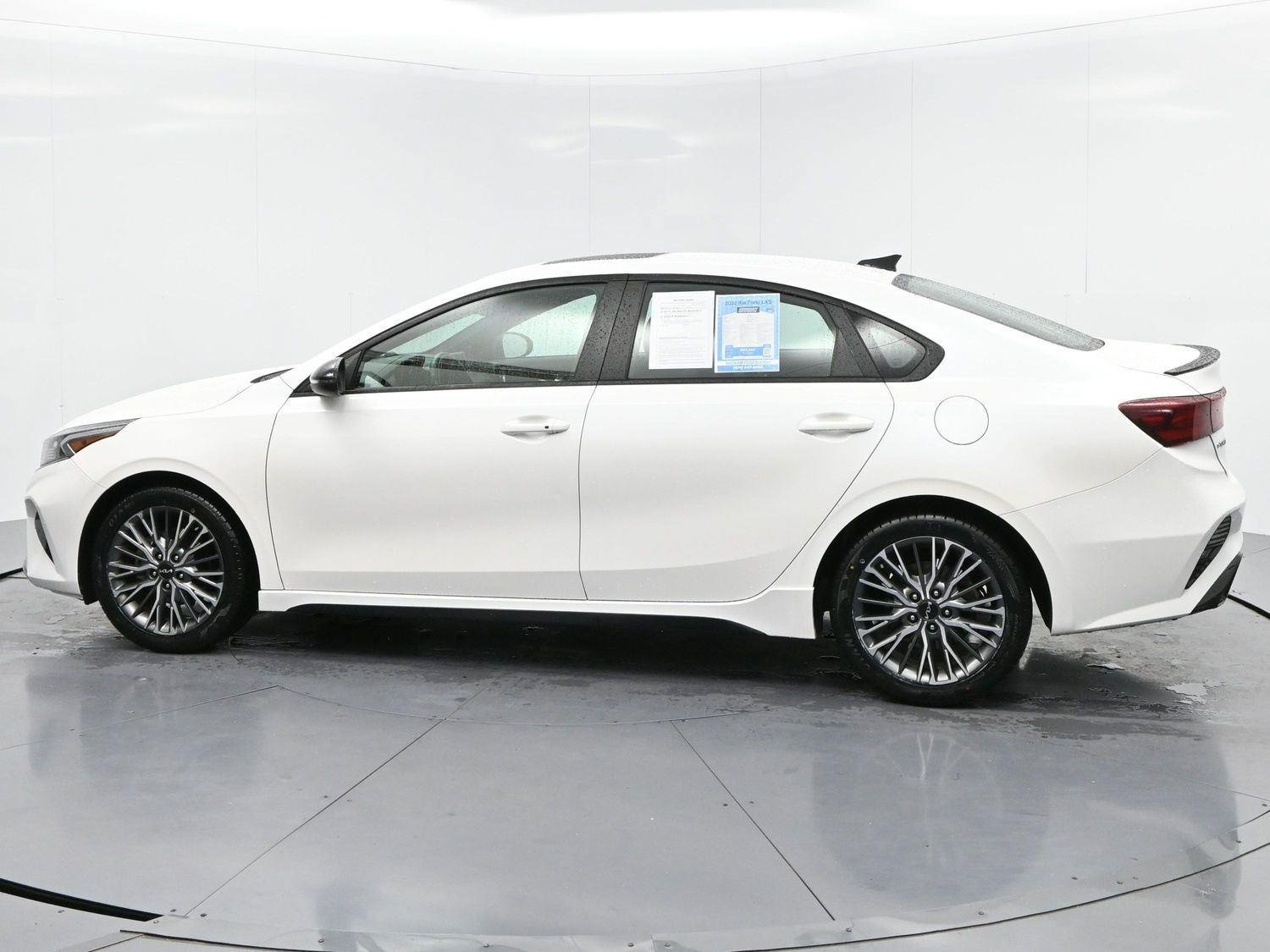 Used 2022 Kia Forte GT-Line w/ GT-Line Premium Package FWD image 4
