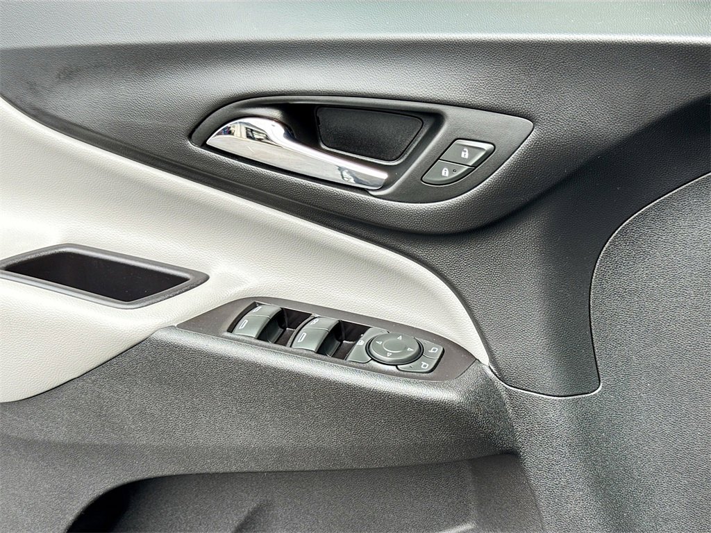 Used 2019 Chevrolet Equinox LS image 24