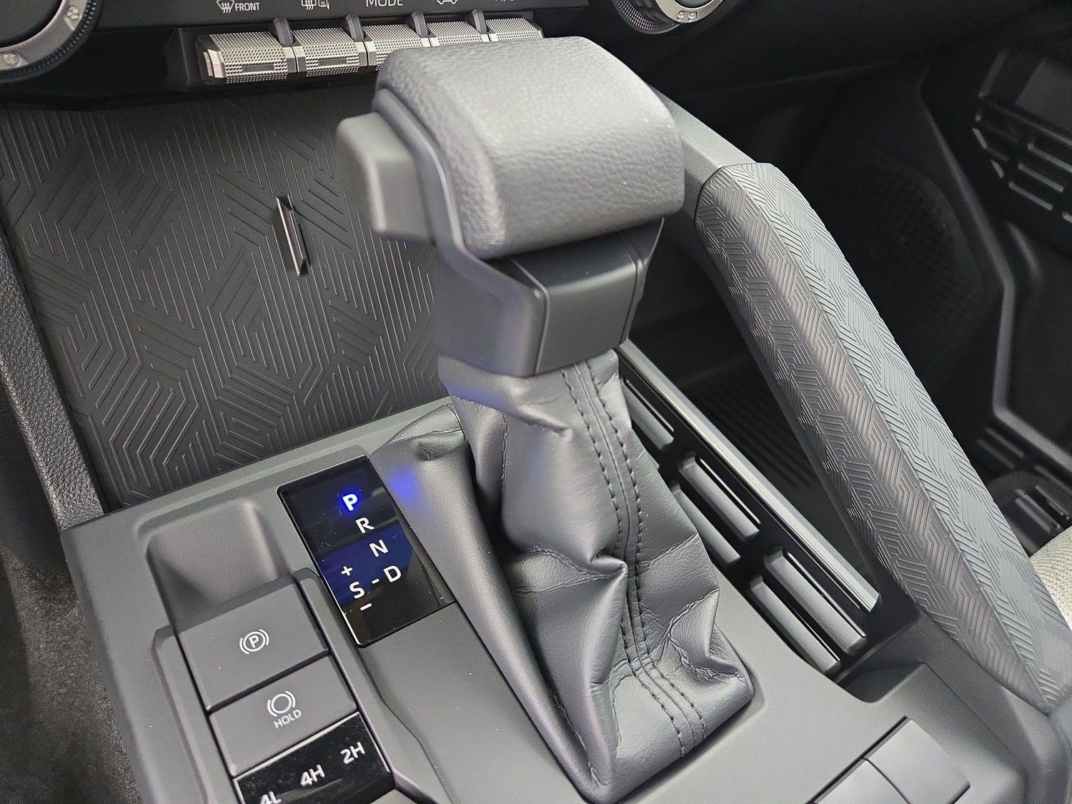 New 2026 Toyota 4Runner SR5 AWD/4WD image 25