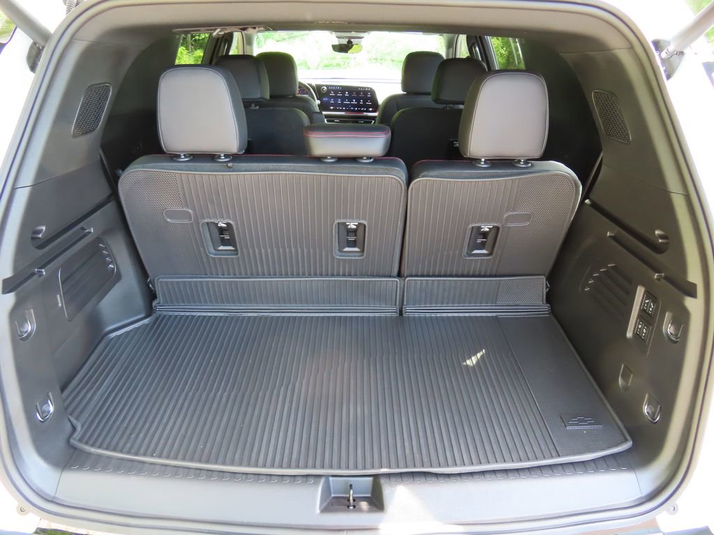 Certified 2026 Chevrolet Traverse RS w/ LPO, Floor Liner Package AWD/4WD image 19