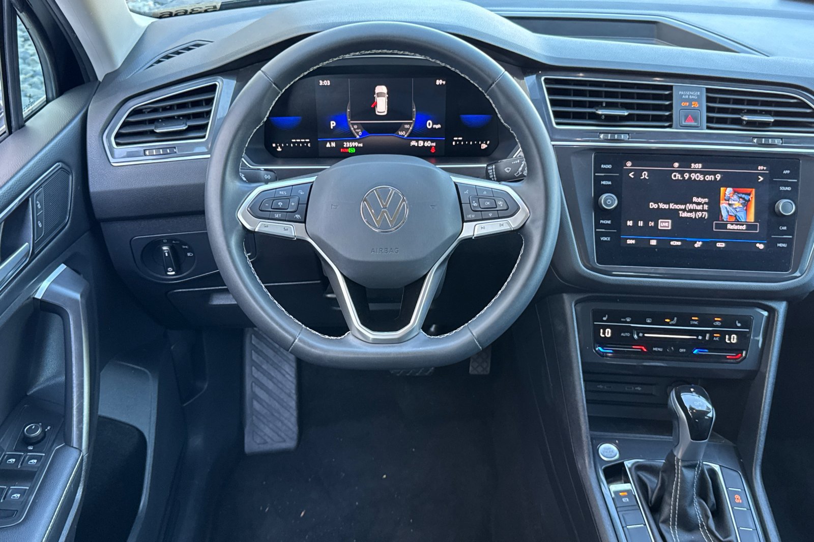 Used 2023 Volkswagen Tiguan SE FWD image 14