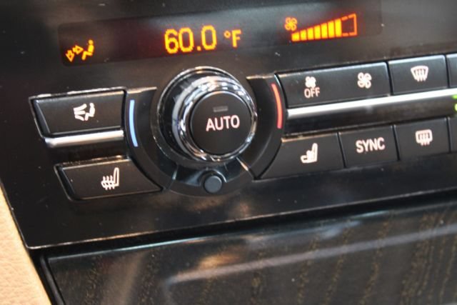 Used 2015 BMW 750Li xDrive AWD/4WD image 22