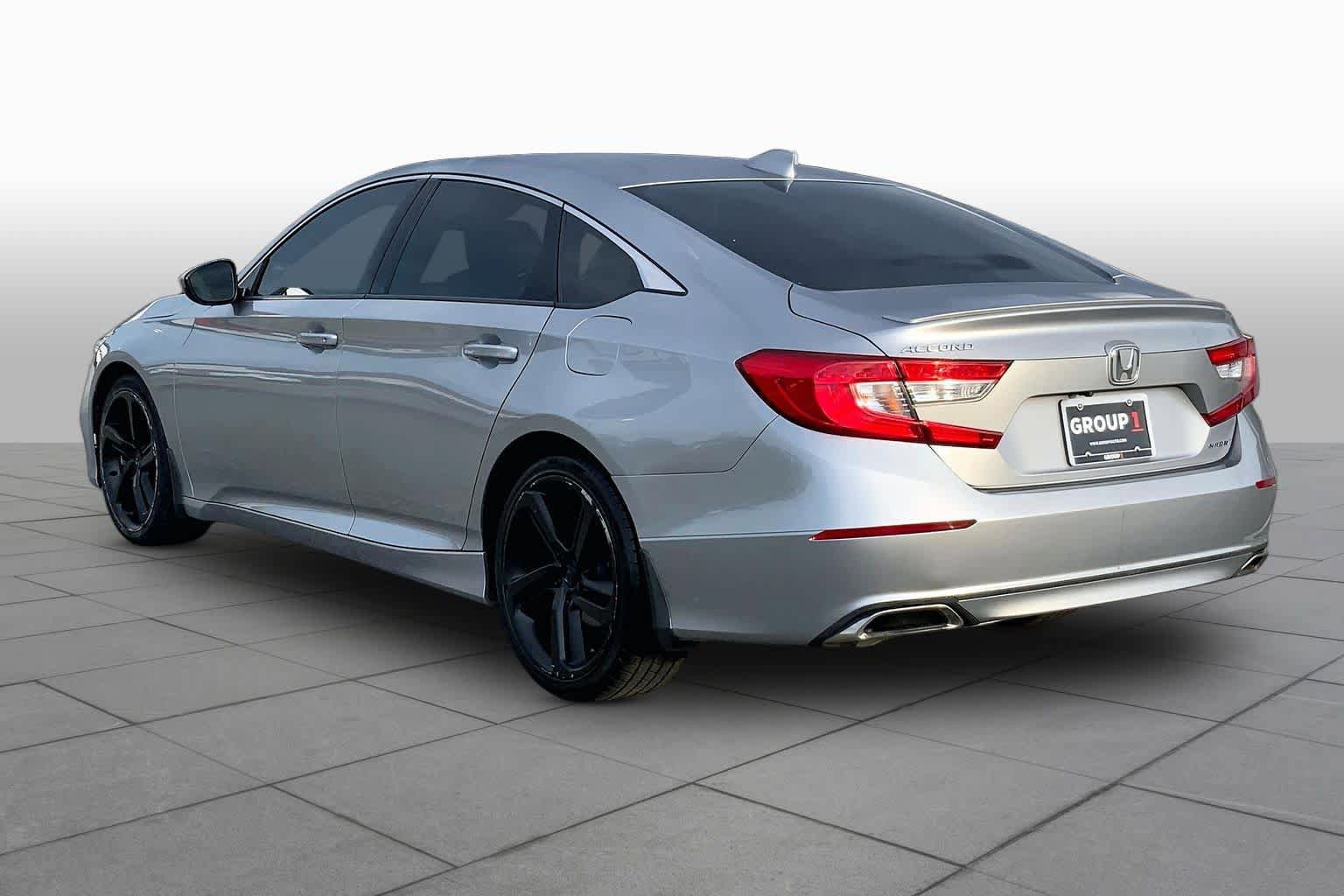 Used 2018 Honda Accord Sport image 12