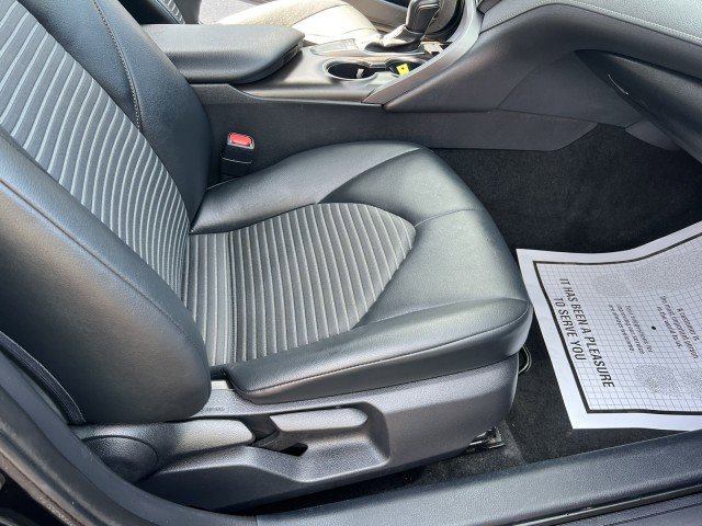 Used 2023 Toyota Camry SE image 17