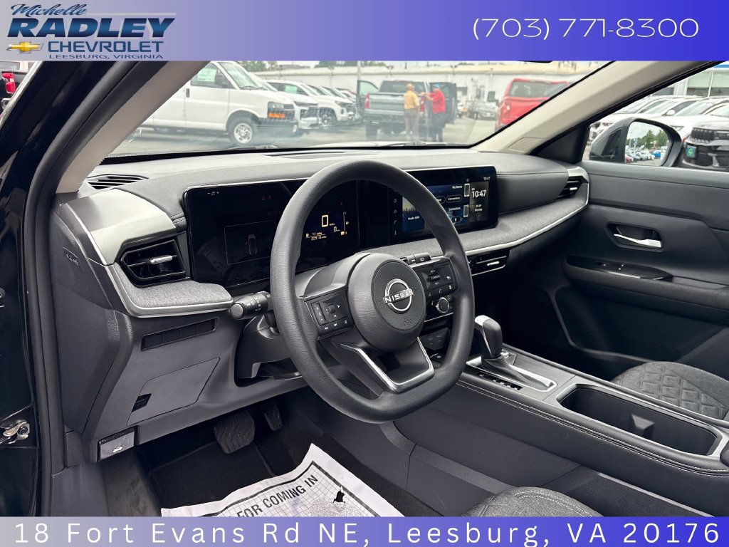 Used 2025 Nissan Kicks SV AWD/4WD image 4