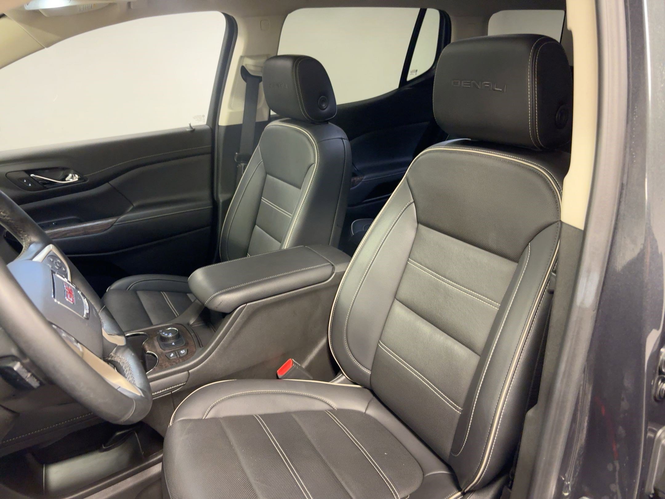 Used 2023 GMC Acadia Denali w/ Denali Ultimate Package image 23