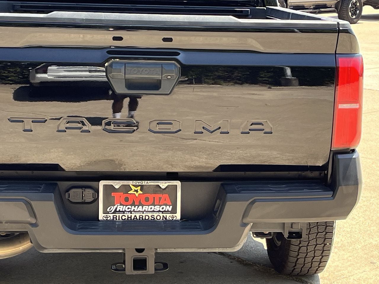 Used 2025 Toyota Tacoma SR AWD/4WD image 6