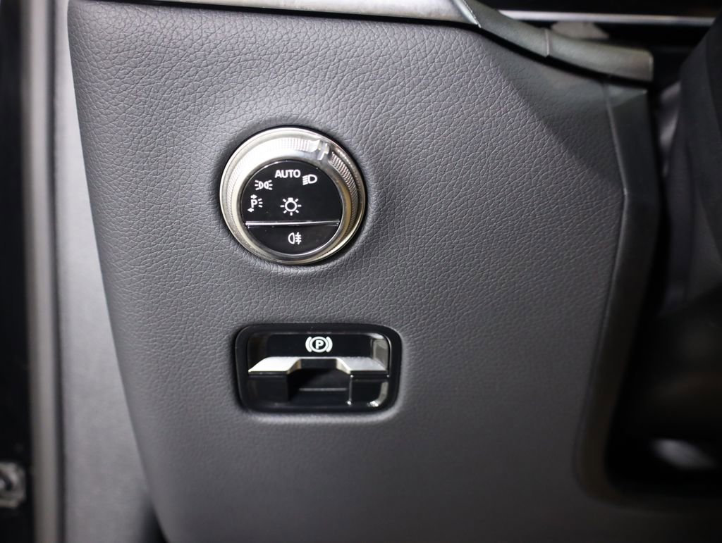 Used 2026 Mercedes-Benz GLC 300 4MATIC image 14