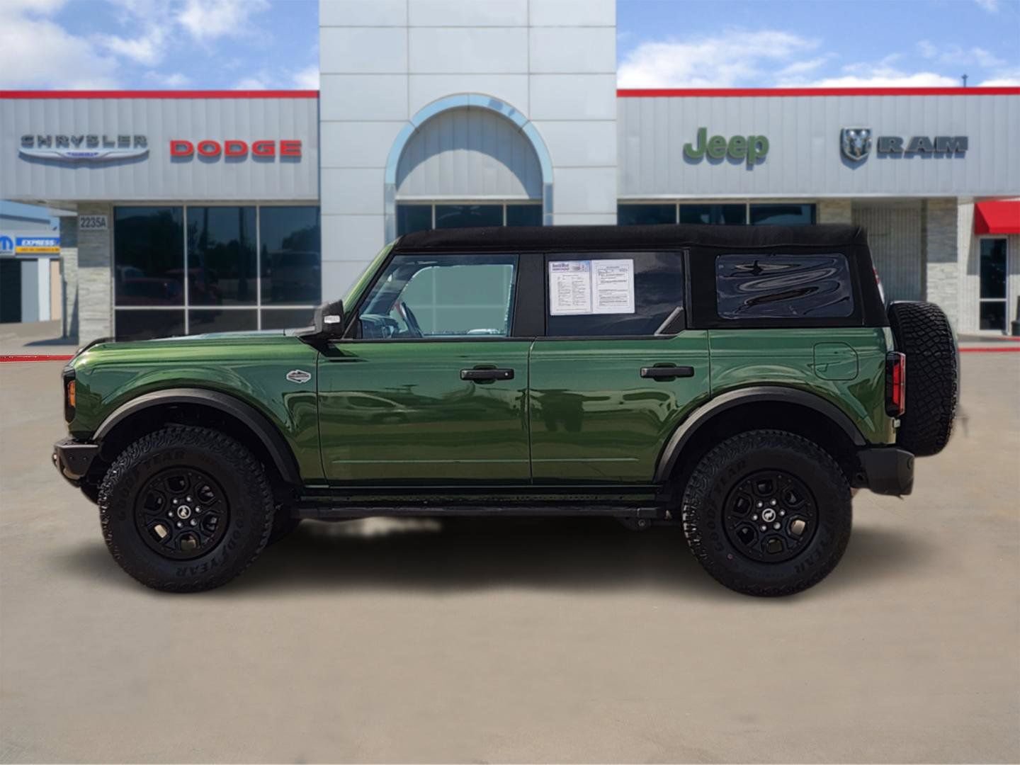 Used 2024 Ford Bronco Wildtrak AWD/4WD image 3