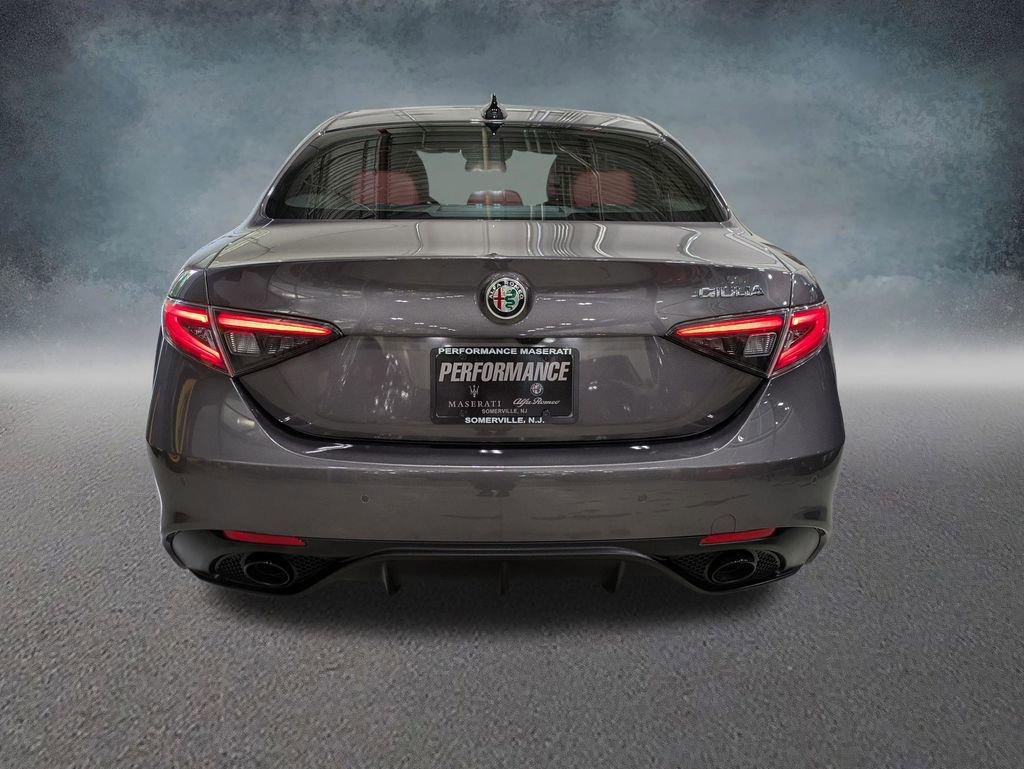 Used 2025 Alfa Romeo Giulia w/ Driving Assist Package RWD image 5