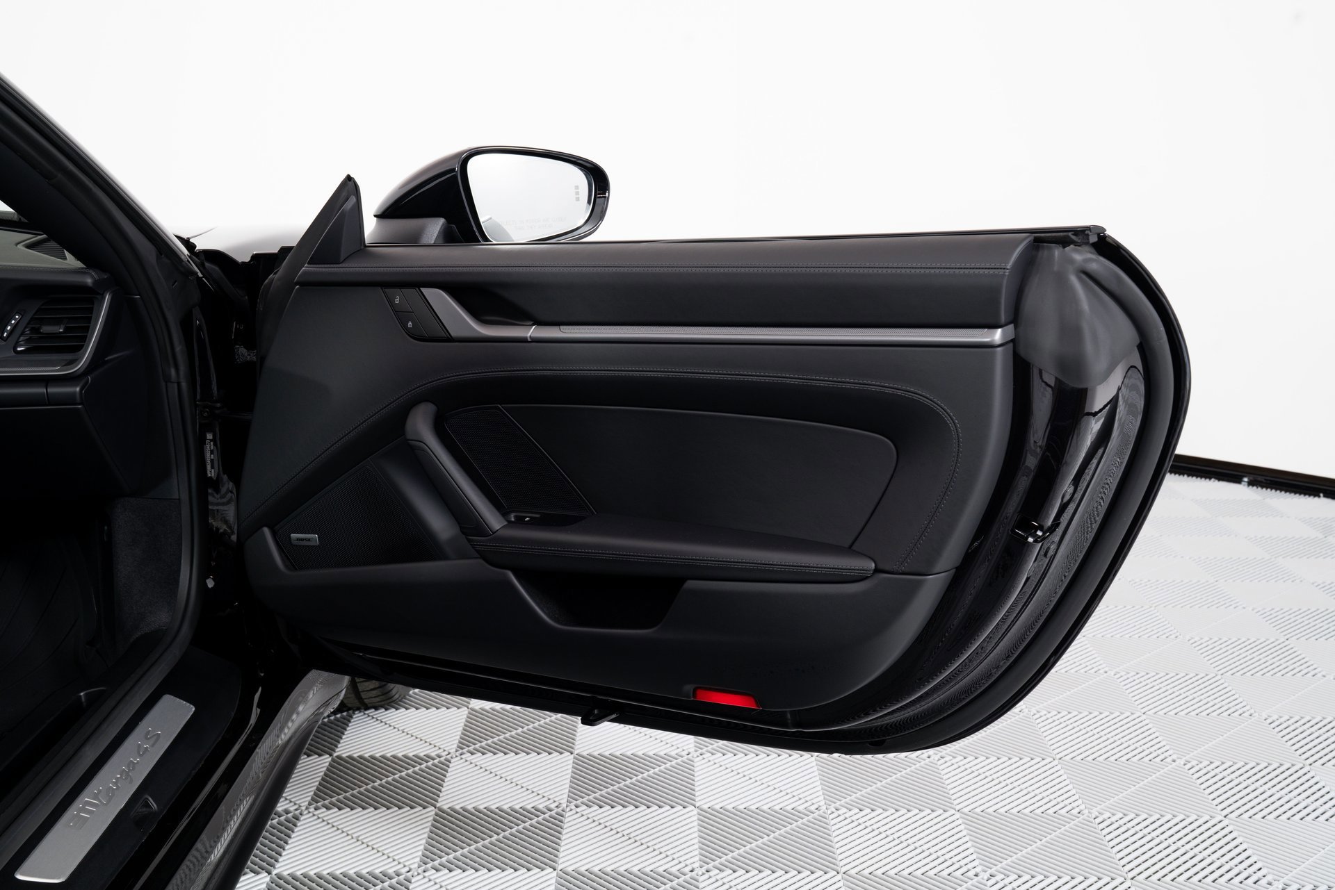 Used 2024 Porsche 911 Targa 4S w/ Premium Package image 19