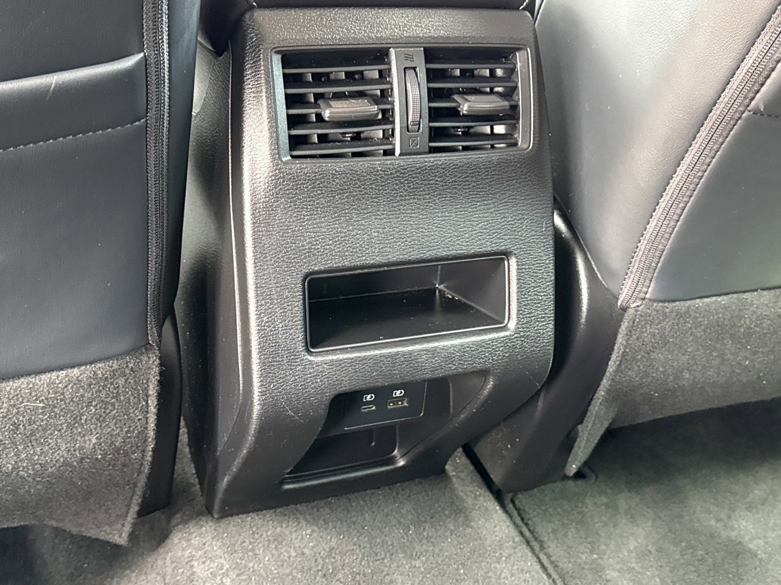 Used 2023 Mitsubishi Outlander SE AWD/4WD image 16