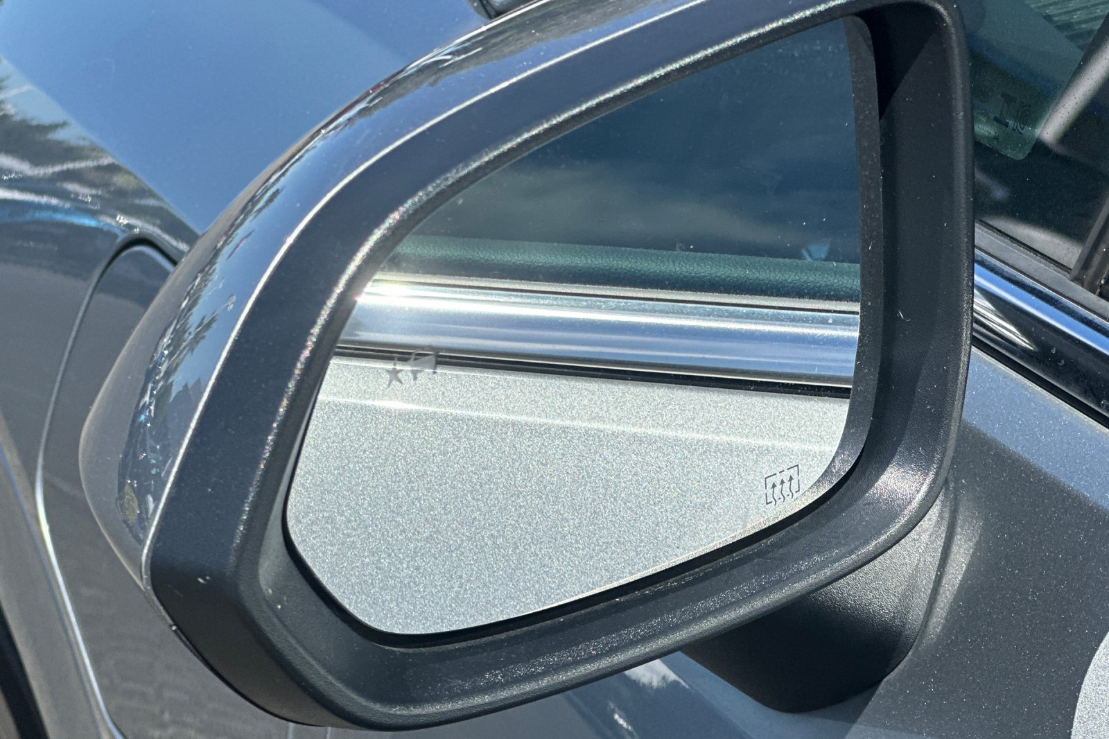 Used 2024 Chevrolet Equinox EV LT FWD image 49