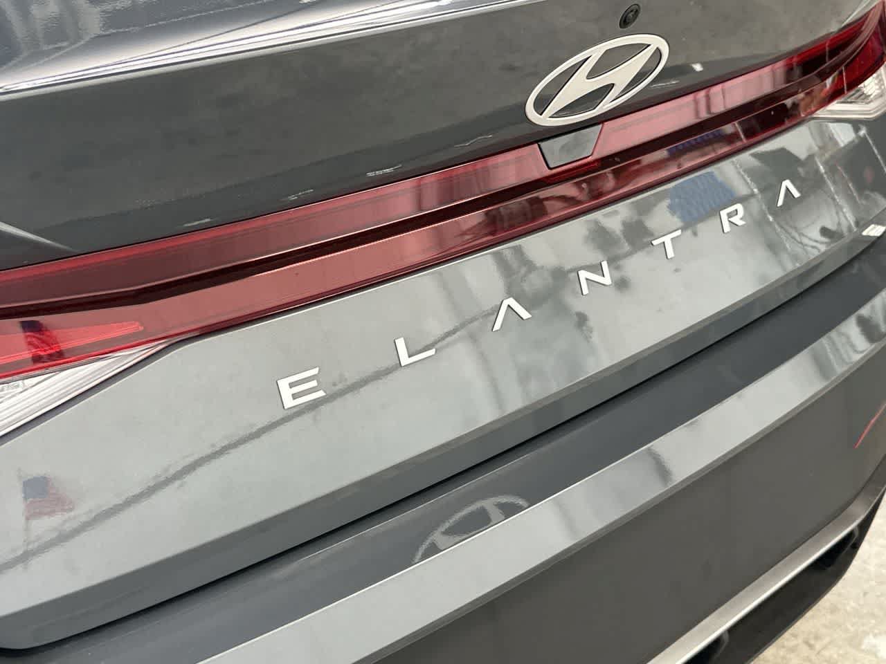Used 2026 Hyundai Elantra SE FWD image 10