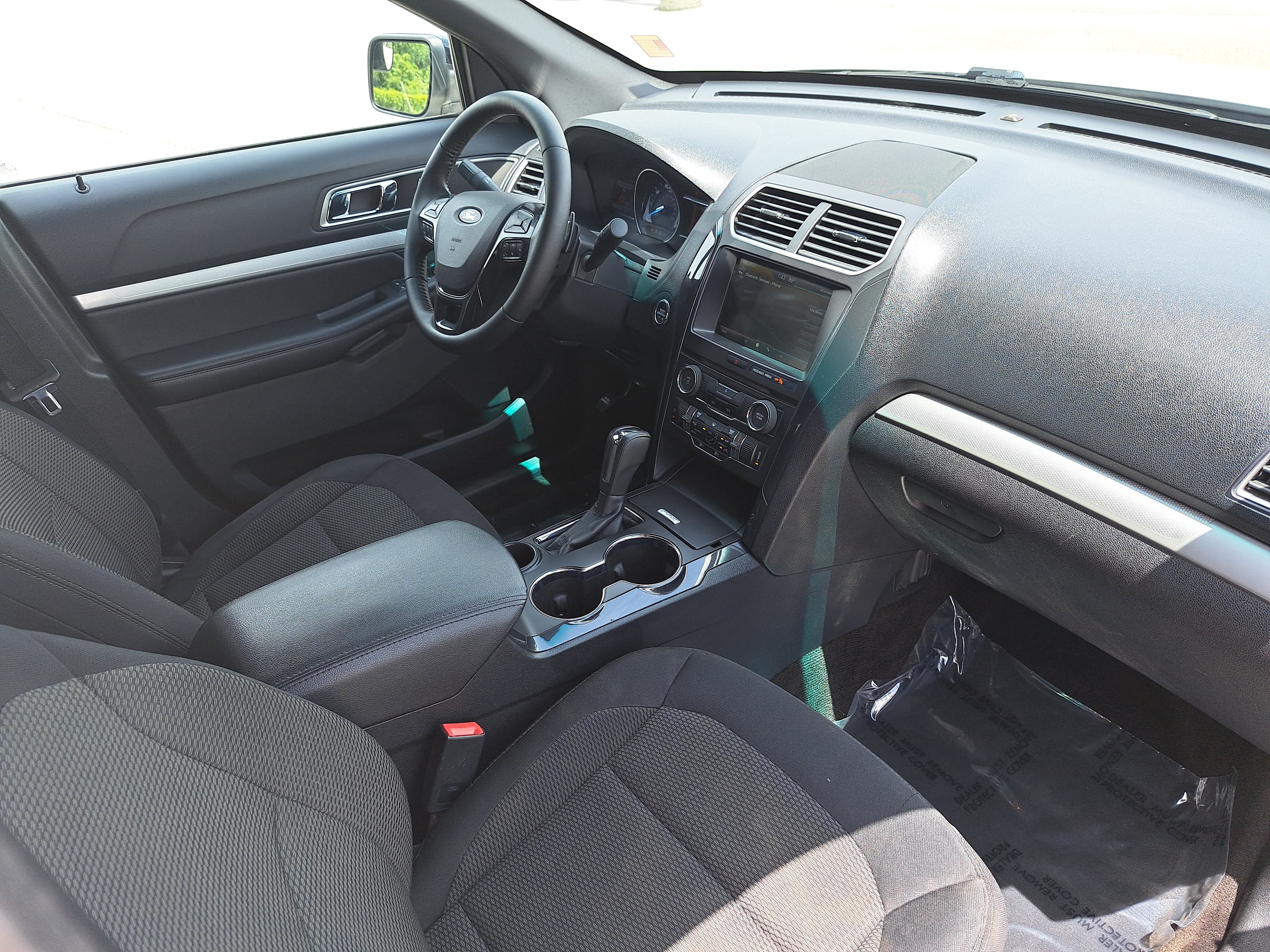 Used 2016 Ford Explorer XLT w/ Equipment Group 201A FWD image 10
