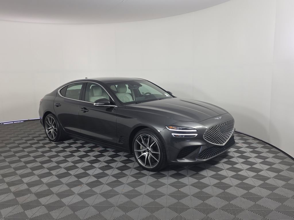 Used 2025 Genesis G70 2.5T image 9