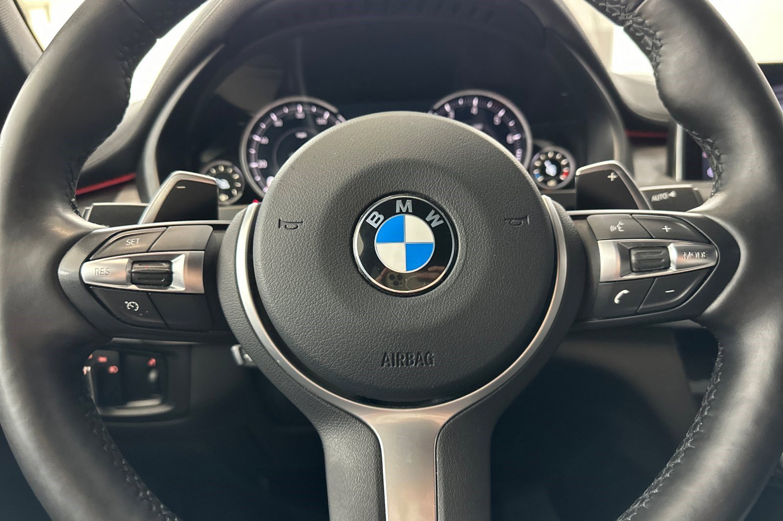 Used 2019 BMW X6 xDrive35i w/ M Sport Package image 16