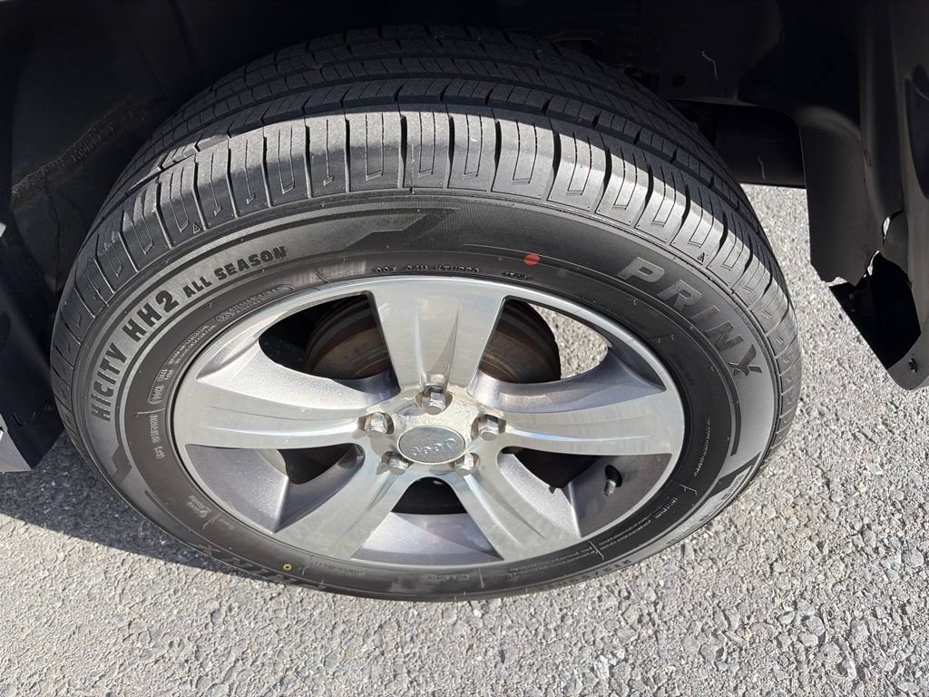 Used 2017 Jeep Patriot High Altitude FWD image 12