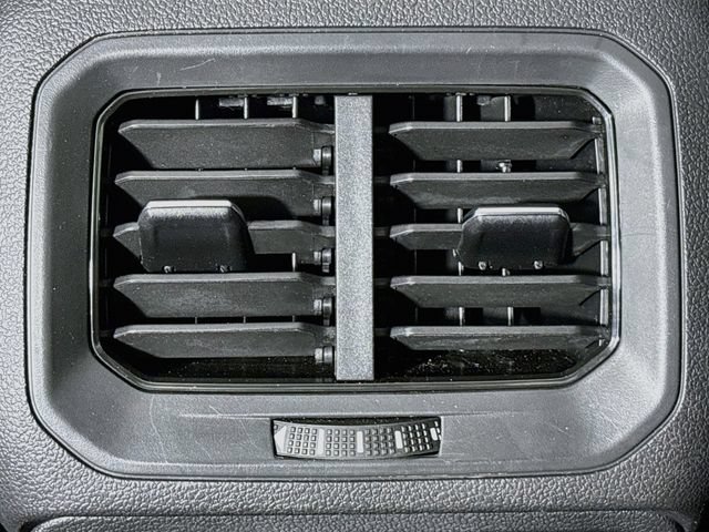 Certified 2020 Volkswagen Tiguan SE w/ Panoramic Sunroof Package AWD/4WD image 28