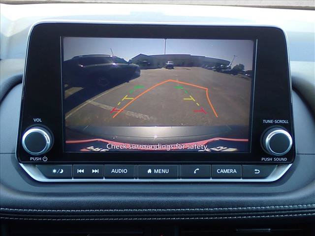 Used 2024 Nissan Rogue S AWD/4WD image 17