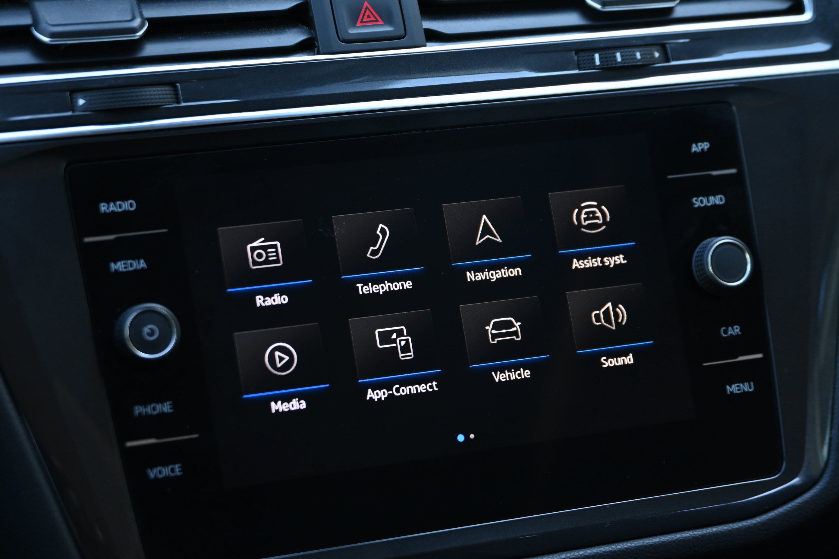Used 2023 Volkswagen Tiguan SE w/ Panoramic Sunroof Package FWD image 21
