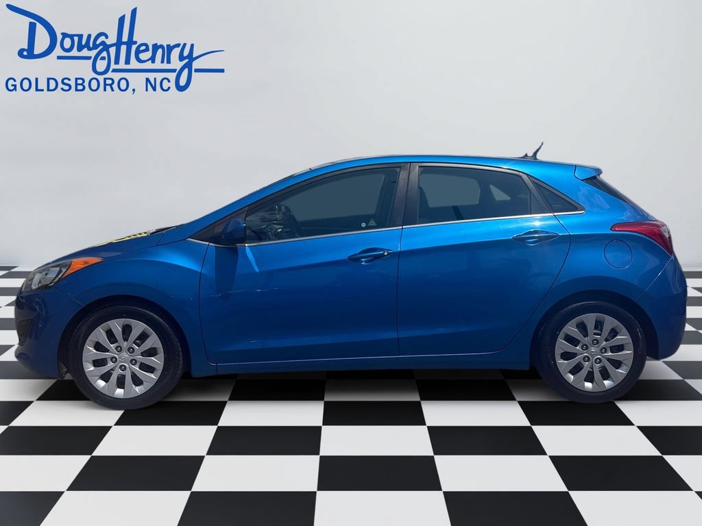 Used 2017 Hyundai Elantra GT FWD image 2