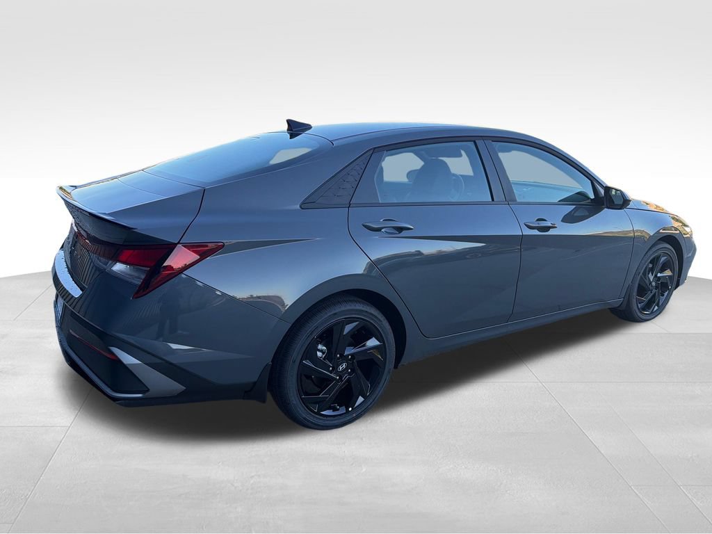 New 2026 Hyundai Elantra SEL Sport FWD image 7