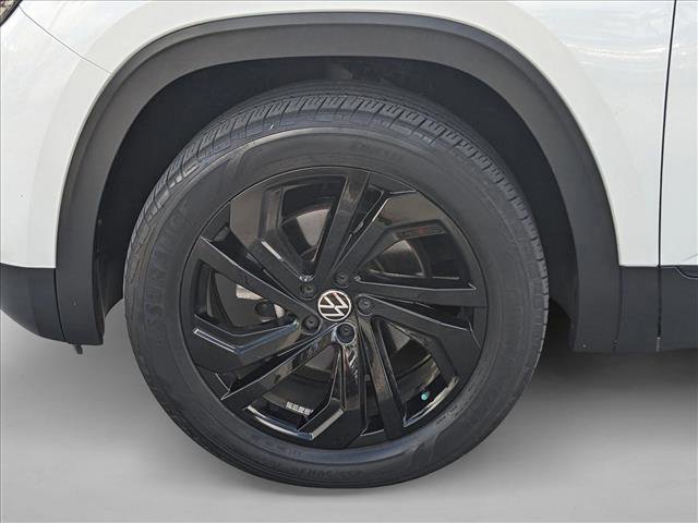Used 2022 Volkswagen Atlas SE w/ Black Wheel Package image 24